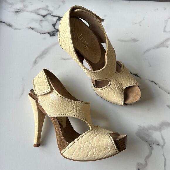 Pedro Garcia Cream Leather Cut Out Peep Toe Slingback Heels Size 38.5 - Picture 1 of 12